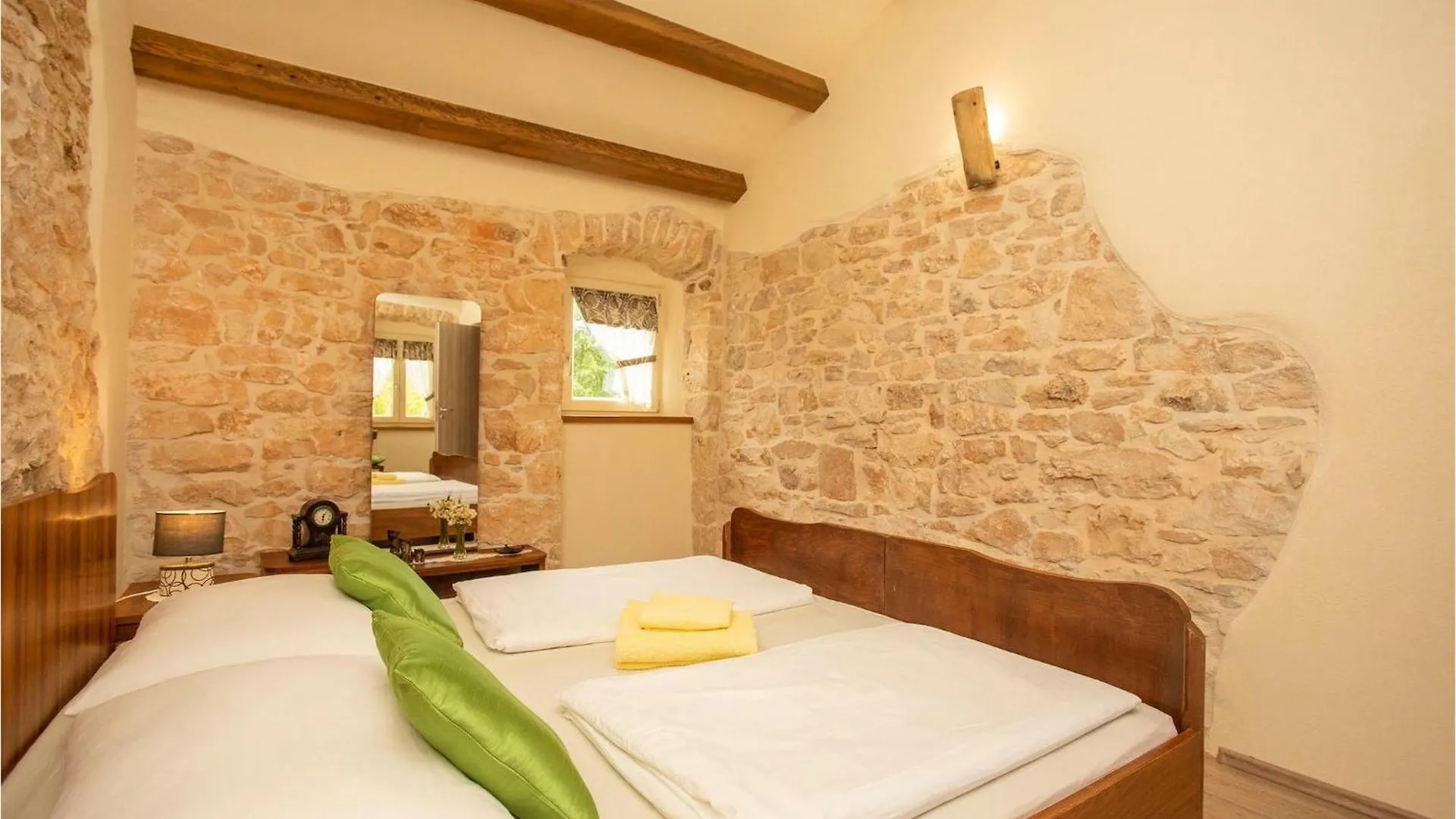 Semesterbostad Villa Milka Veli Turini
